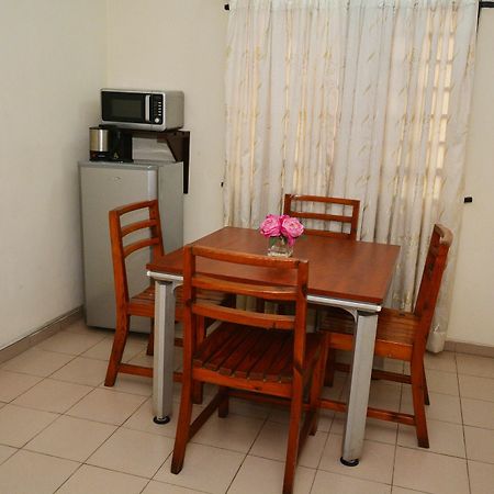 Flat 7 A And B Hotel Lagos Exterior photo